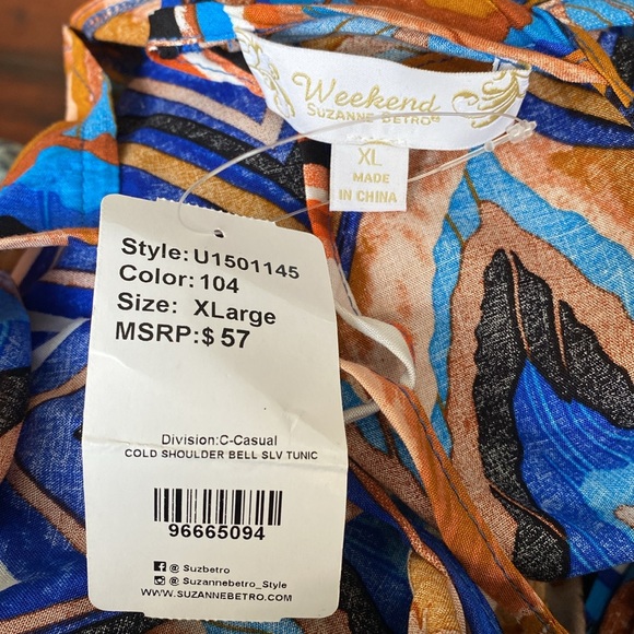 Fun off-the-shoulder top - Picture 3 of 3